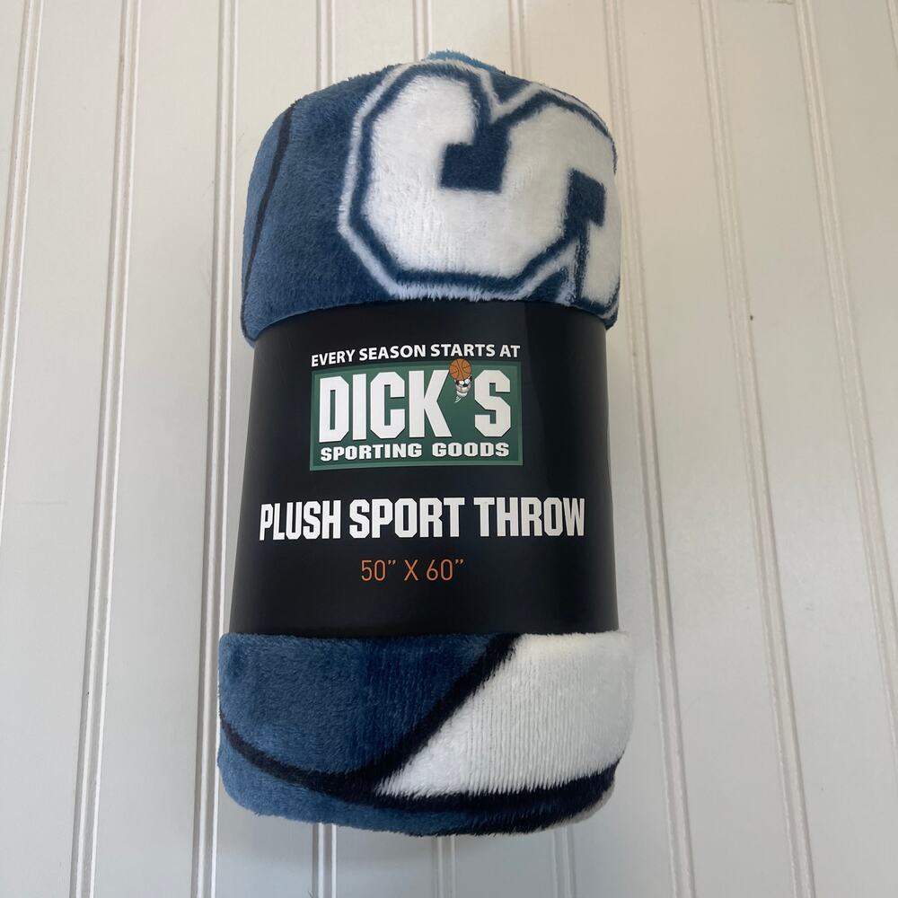 NWT‎ Dicks Sporting Goods Plush Sport Throw VOLLEYBALL Gift Team Game 50"X60"